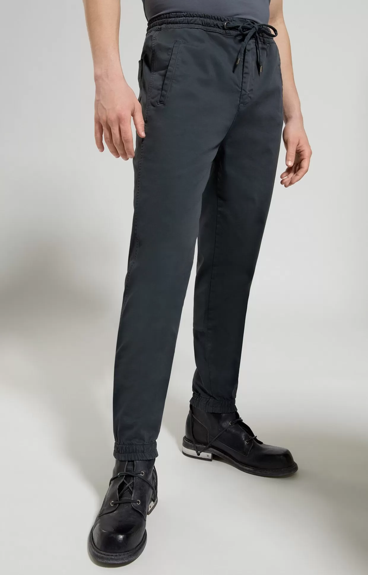 Bikkembergs Pantaloni Joggers Uomo Con Ricamo dark shadows Flash Sale